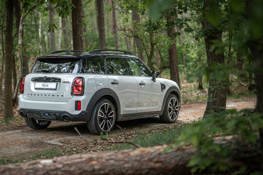MINI_Countryman_Cooper_S_Zilver_Exterieur_Achterkant_Zijkant_Ekris