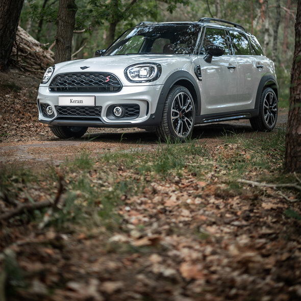 MINI_Countryman_Cooper_S_Zilver_Exterieur_Voorkant_Zijkant