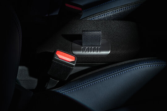 P90614280_highRes_mini-paul-smith-edit